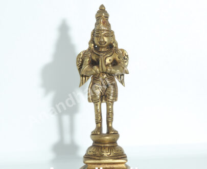 Garudaazhvar statue
